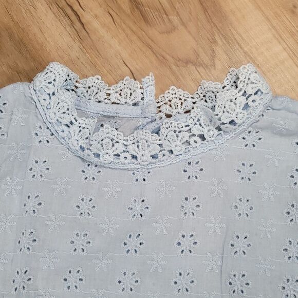 🔺️Shein Powder Blue Embroidered Eyelet Short Sleeve Top Small - Picture 4 of 8